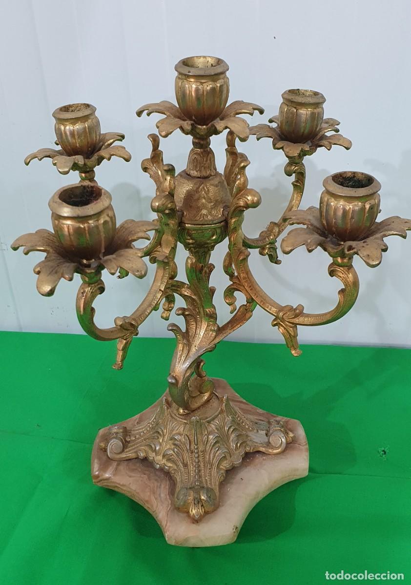 Antig&uuml;edades: Pareja de candelabros de bronce y marmol - Foto 4