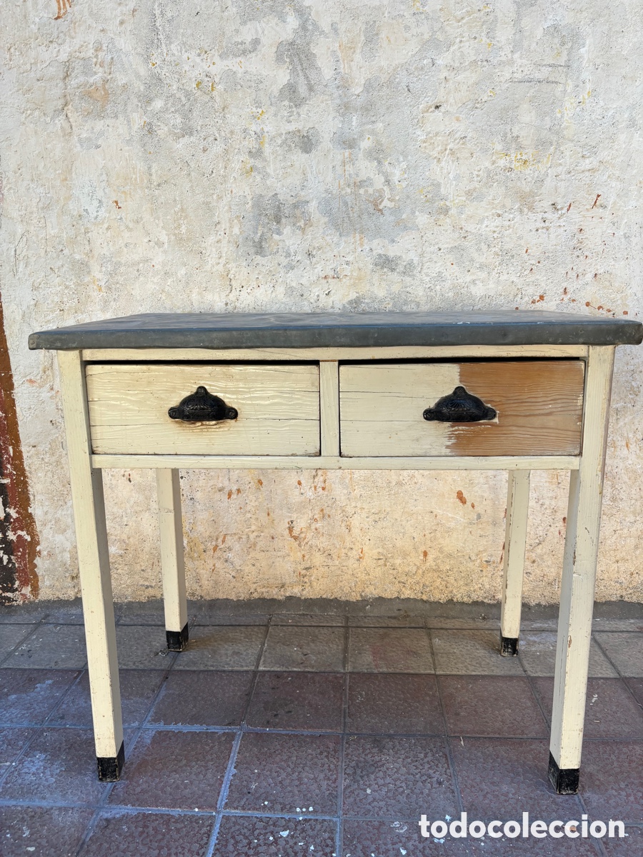 Antig&uuml;edades: Mesa de cocina S XIX - Foto 1