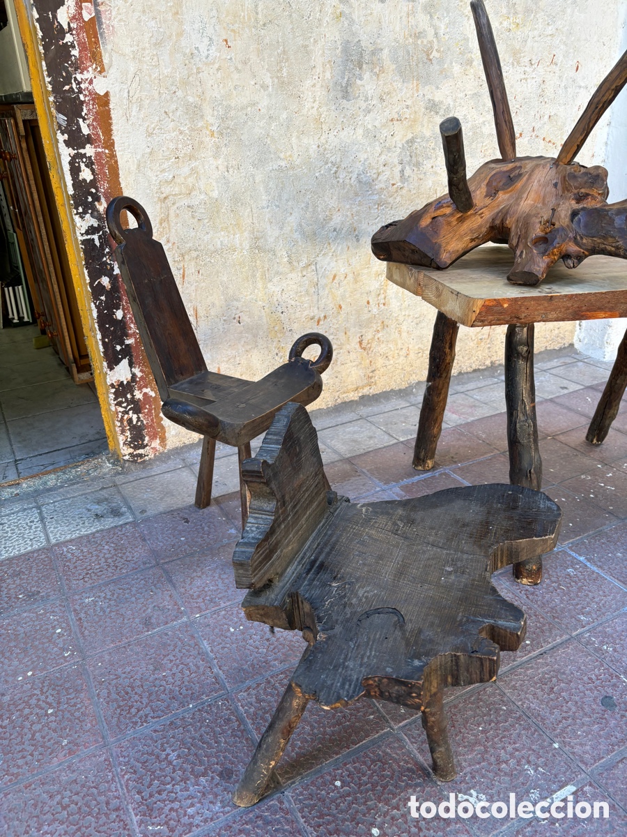 Antig&uuml;edades: Conjunto de mesa y banquetas tipo &ldquo;los pitufos&rdquo; - Foto 1