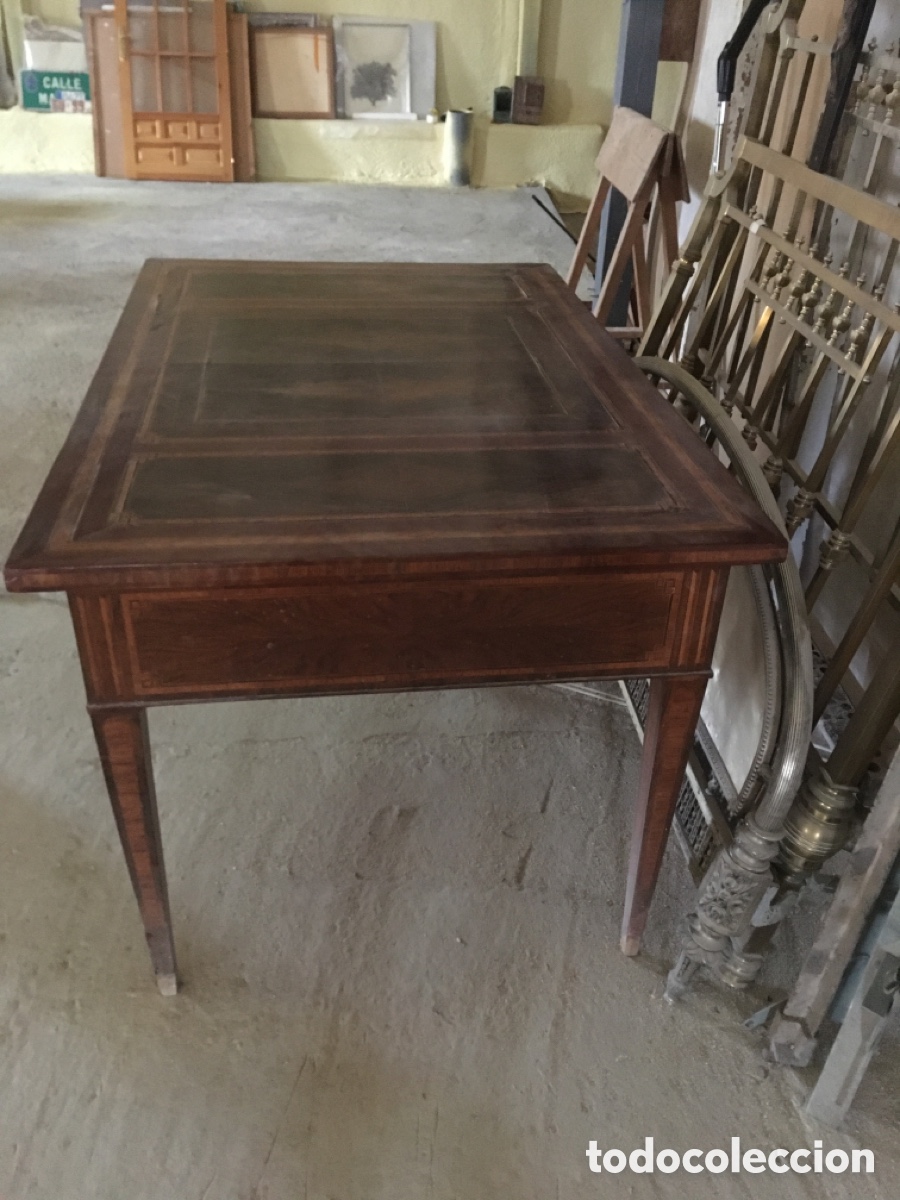 Antig&uuml;edades: Escritorio antiguo de caoba con marqueter&iacute;a - Foto 2