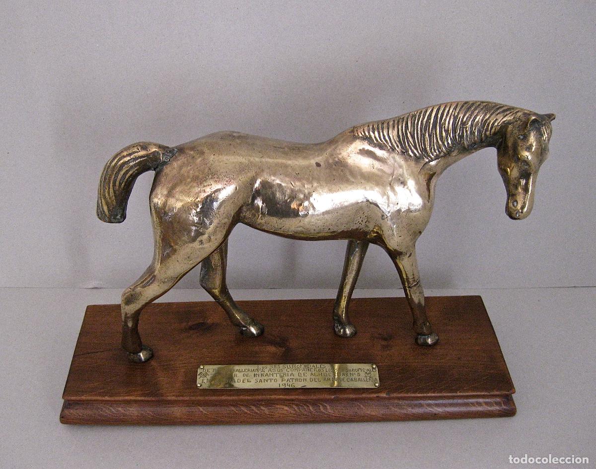 Antiguidades: 1946. CABALLO DE LATON * OBSEQUIO... R. CABALLERIA N&ordm; 2 A... R. INFANTERIA ALHUCEMAS N&ordm; 5 * MELILLA