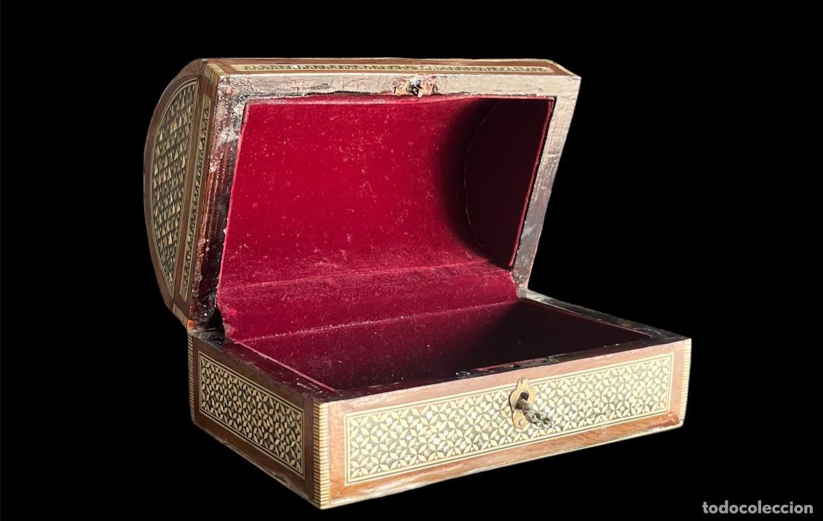 Antig&uuml;edades: CAJA JOYERO DE MADERA CON INCRUSTACIONES DE N&Aacute;CAR. - Foto 2
