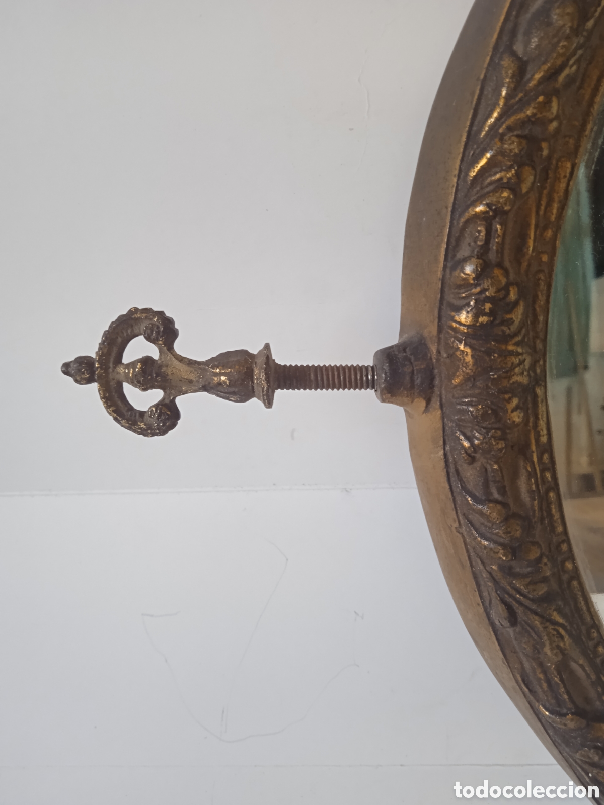 Antig&uuml;edades: ESPEJO DE TOCADOR OVALADO, BISELADO CON MARCO DE BRONCE. S. XIX - Foto 4