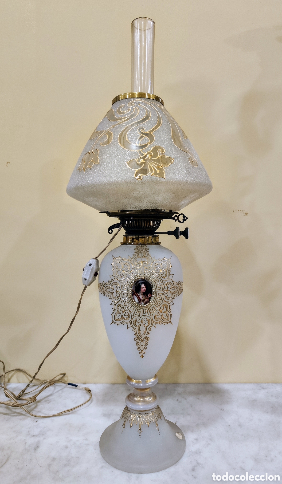 Antig&uuml;edades: Espectacular quinqu&eacute; opalina del siglo XIX. - Foto 1