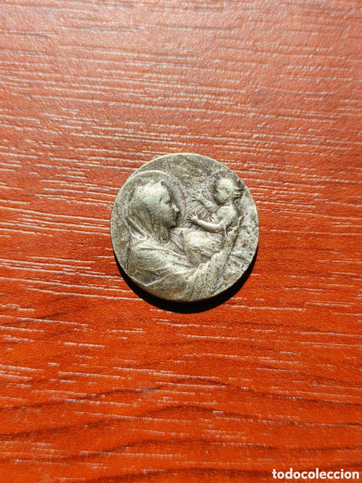 Antig&uuml;edades: Dos medallas en metal. - Foto 3