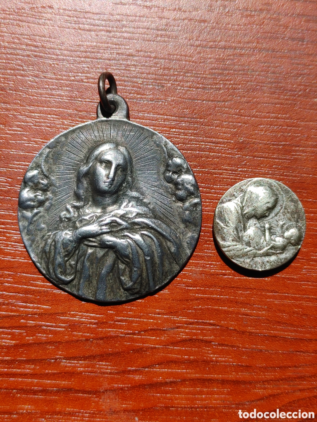 Antig&uuml;edades: Dos medallas en metal. - Foto 5
