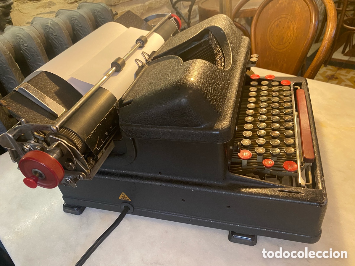 Antiquit&eacute;s: M&aacute;quina de escribir 1935 IBM Electromatic Industrial USA New York antigua