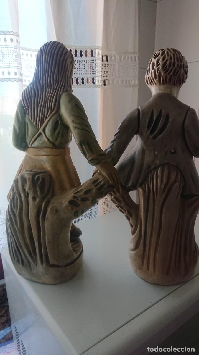 Antig&uuml;edades: Pareja de figuras de los 70 - Foto 4