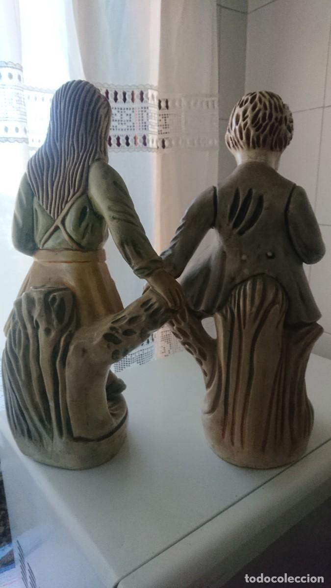 Antig&uuml;edades: Pareja de figuras de los 70 - Foto 8