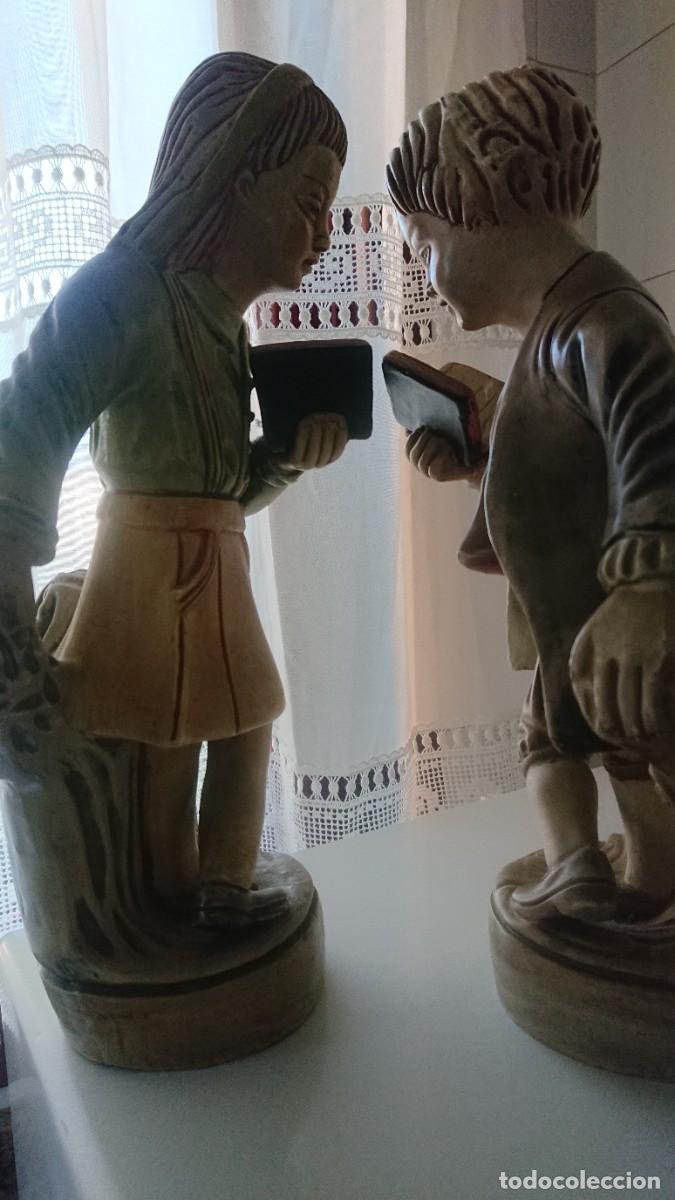 Antig&uuml;edades: Pareja de figuras de los 70 - Foto 10