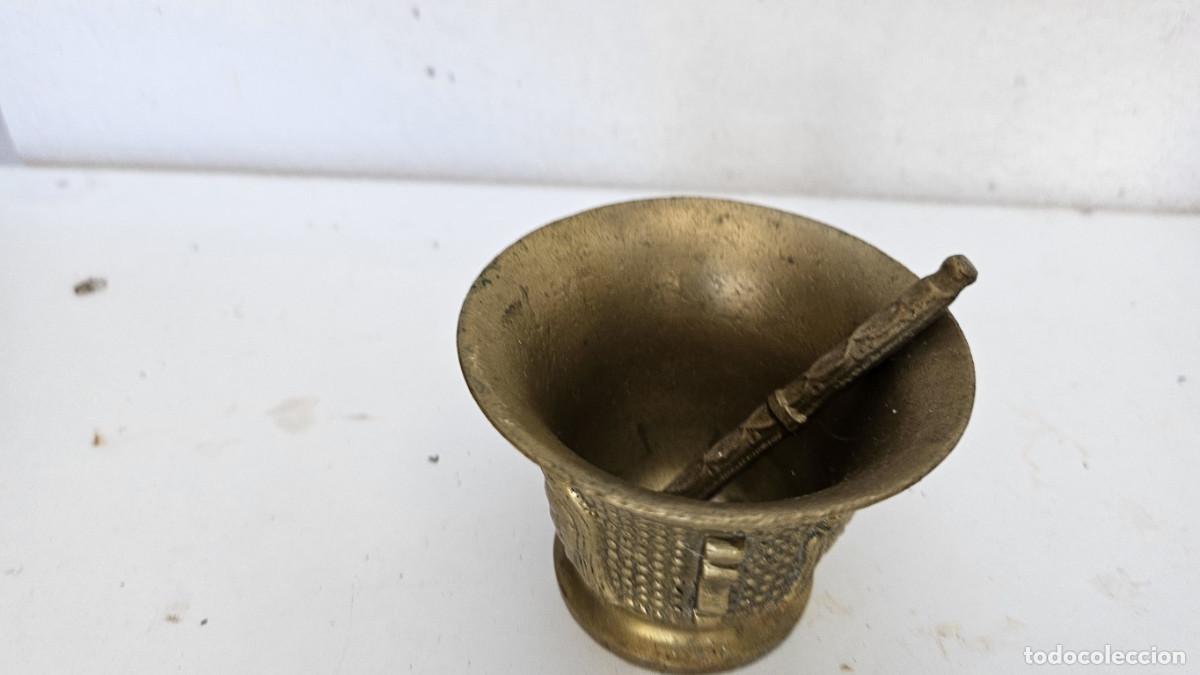 Antig&uuml;edades: peque&ntilde;o mortero de bronce - Foto 2