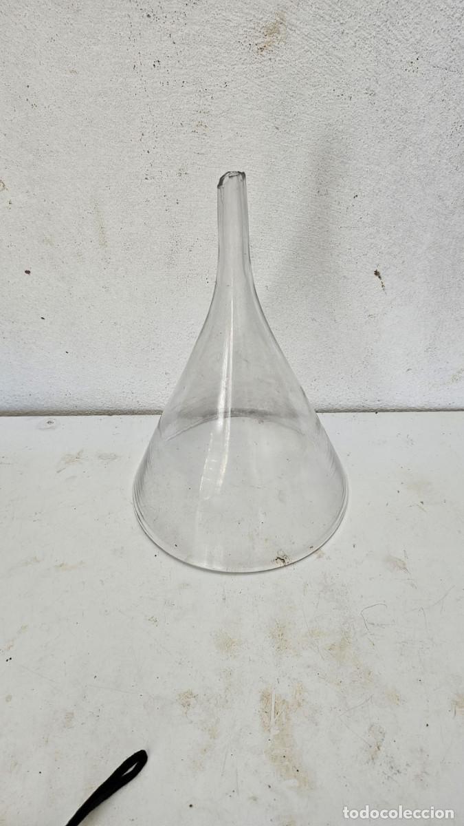 Antig&uuml;edades: embudo de cristal para laboratorio - Foto 1