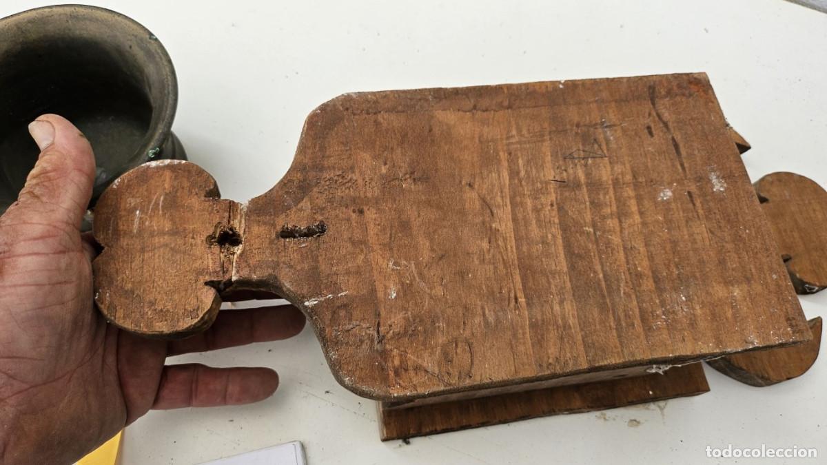 Antig&uuml;edades: mortero de bronce antiguo con mueble de colgar - Foto 4