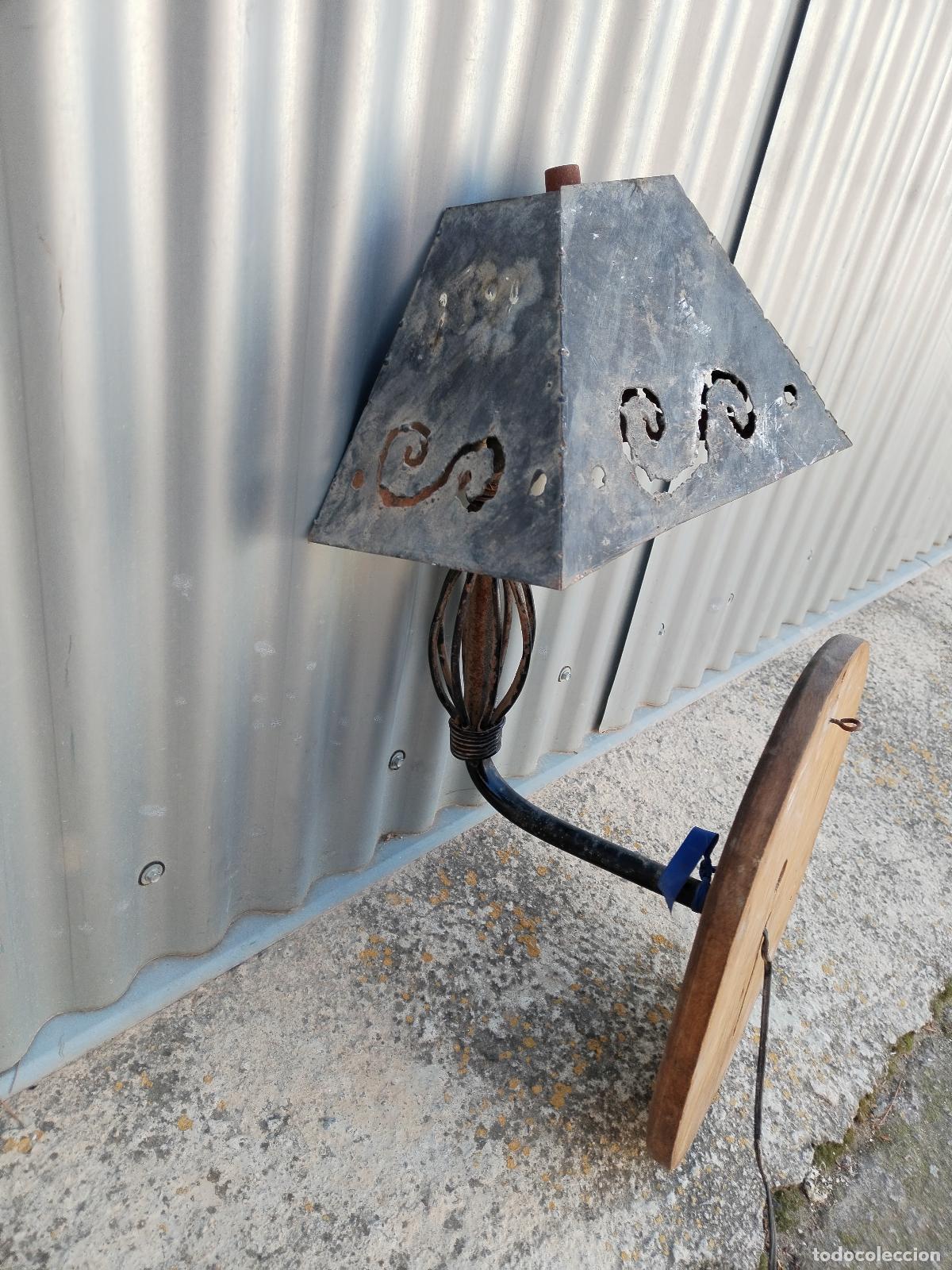 Antig&uuml;edades: antiguo aplique de forja - Foto 3