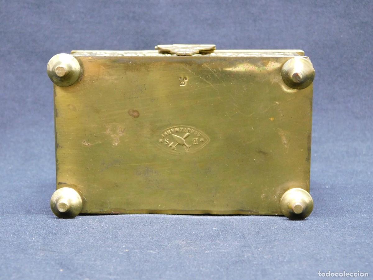 Antig&uuml;edades: COFRE DE BRONCE DECORADO - Foto 11