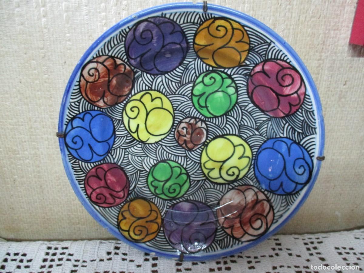 Antig&uuml;edades: plato de cer&aacute;mica para colgar - Foto 1