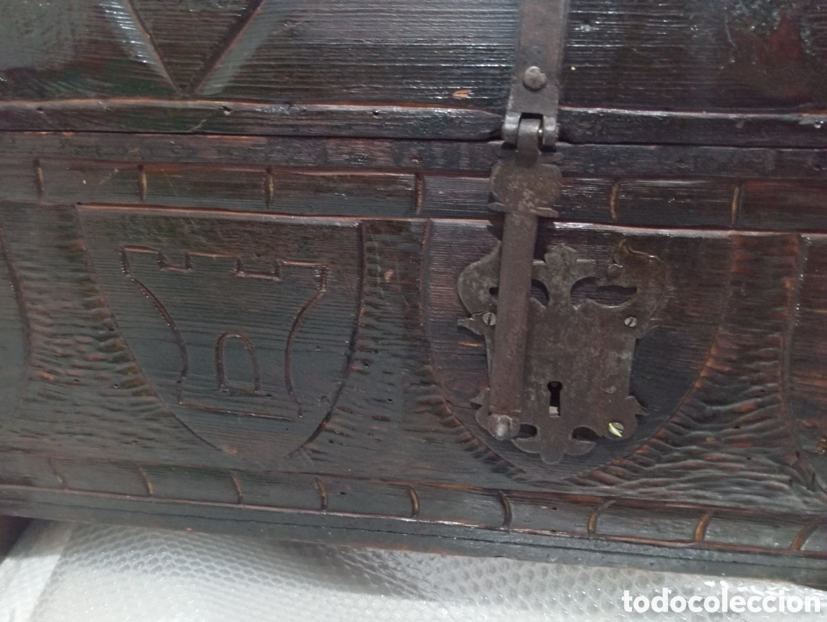 Antig&uuml;edades: Arca tallada siglo XIX - Foto 2