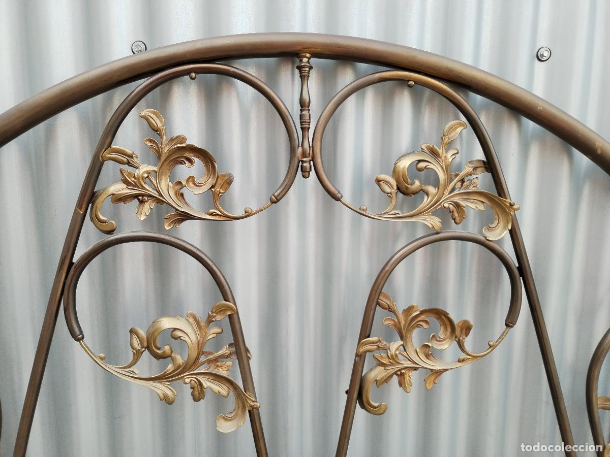 Antig&uuml;edades: antigua cama cabecero de bronce y lat&oacute;n - Foto 4
