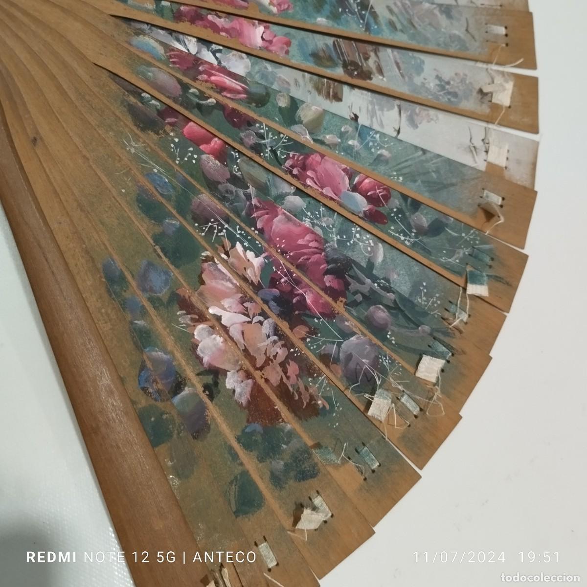 Antig&uuml;edades: ABANICO DE MADERA PINTADO A MANO - Foto 4