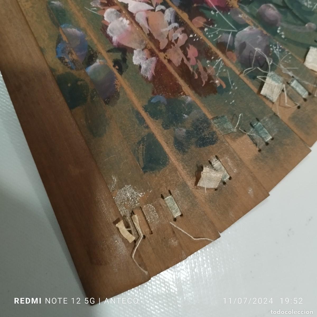 Antig&uuml;edades: ABANICO DE MADERA PINTADO A MANO - Foto 8