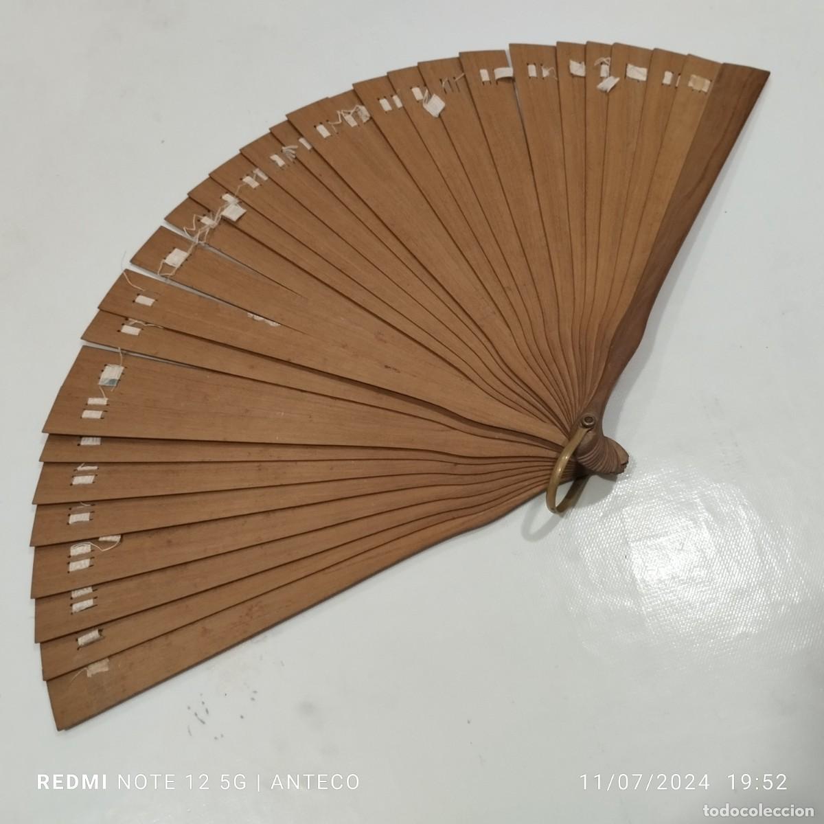 Antig&uuml;edades: ABANICO DE MADERA PINTADO A MANO - Foto 10