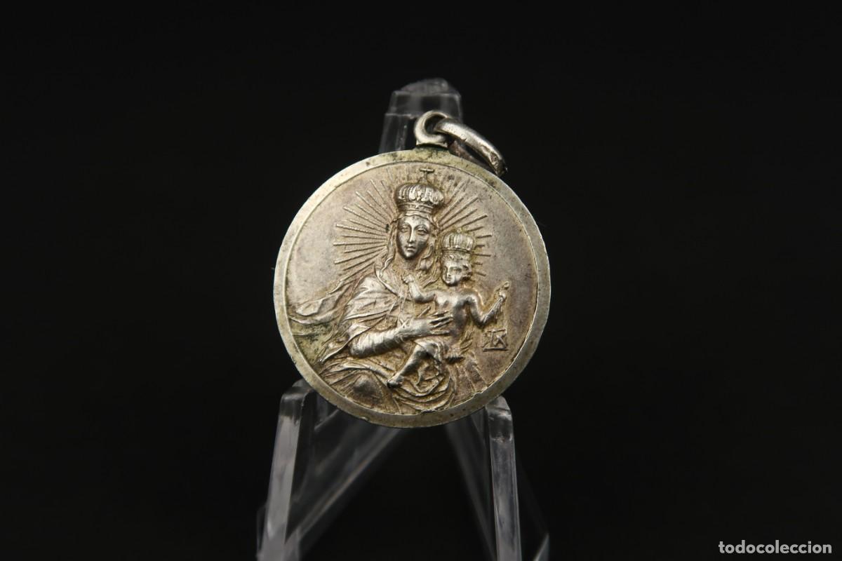 Antig&uuml;edades: Antigua Medalla Religiosa de Plata - Foto 2