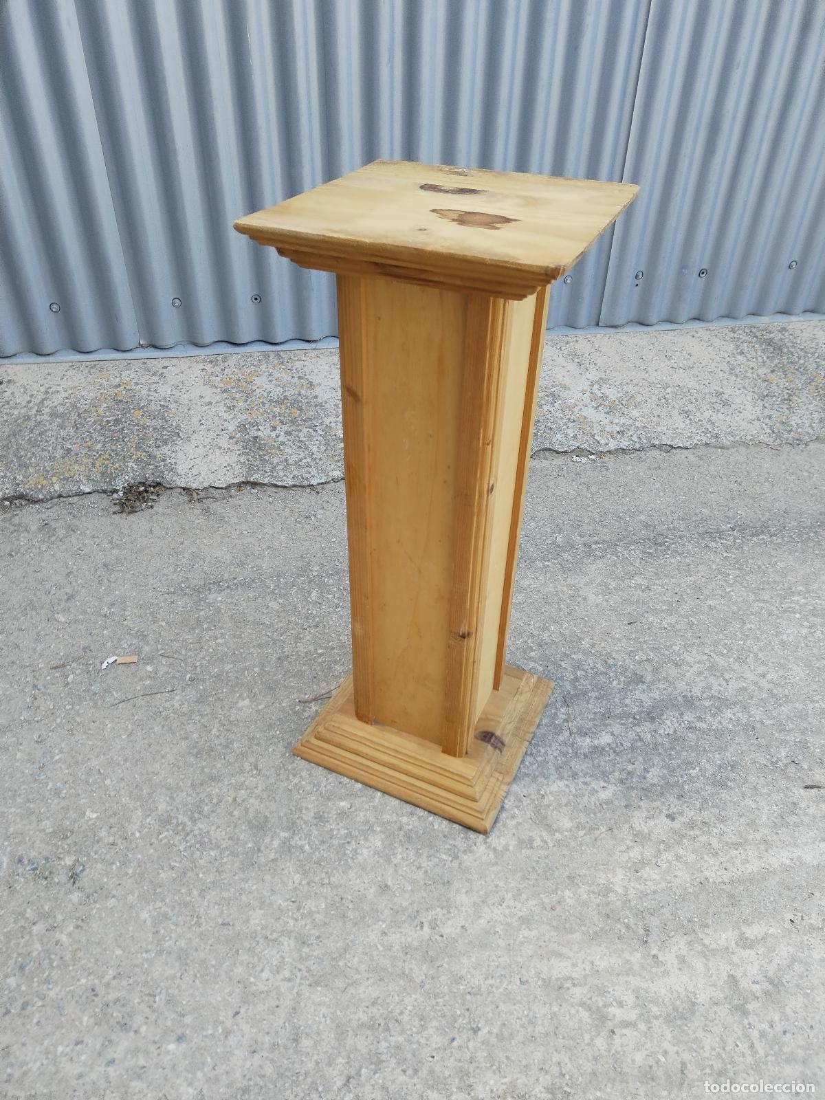 Antig&uuml;edades: mesita, peana de madera - Foto 2