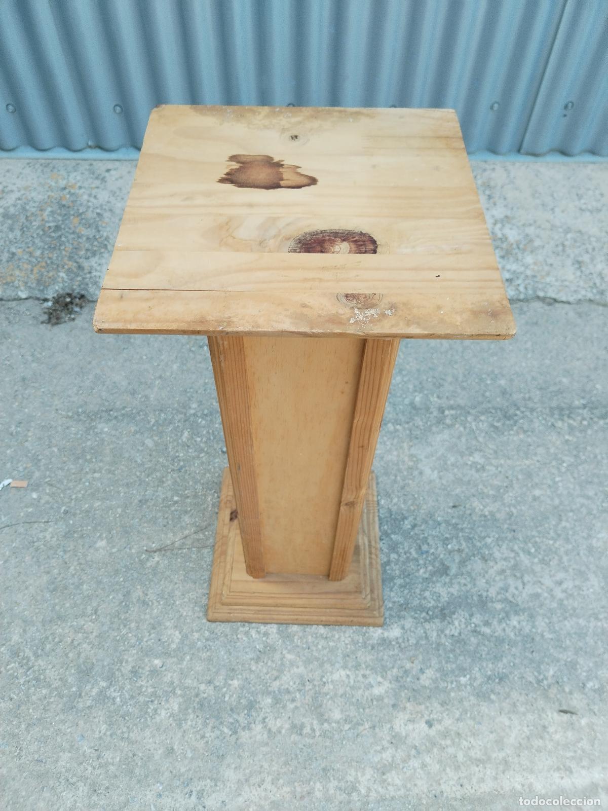 Antig&uuml;edades: mesita, peana de madera - Foto 4