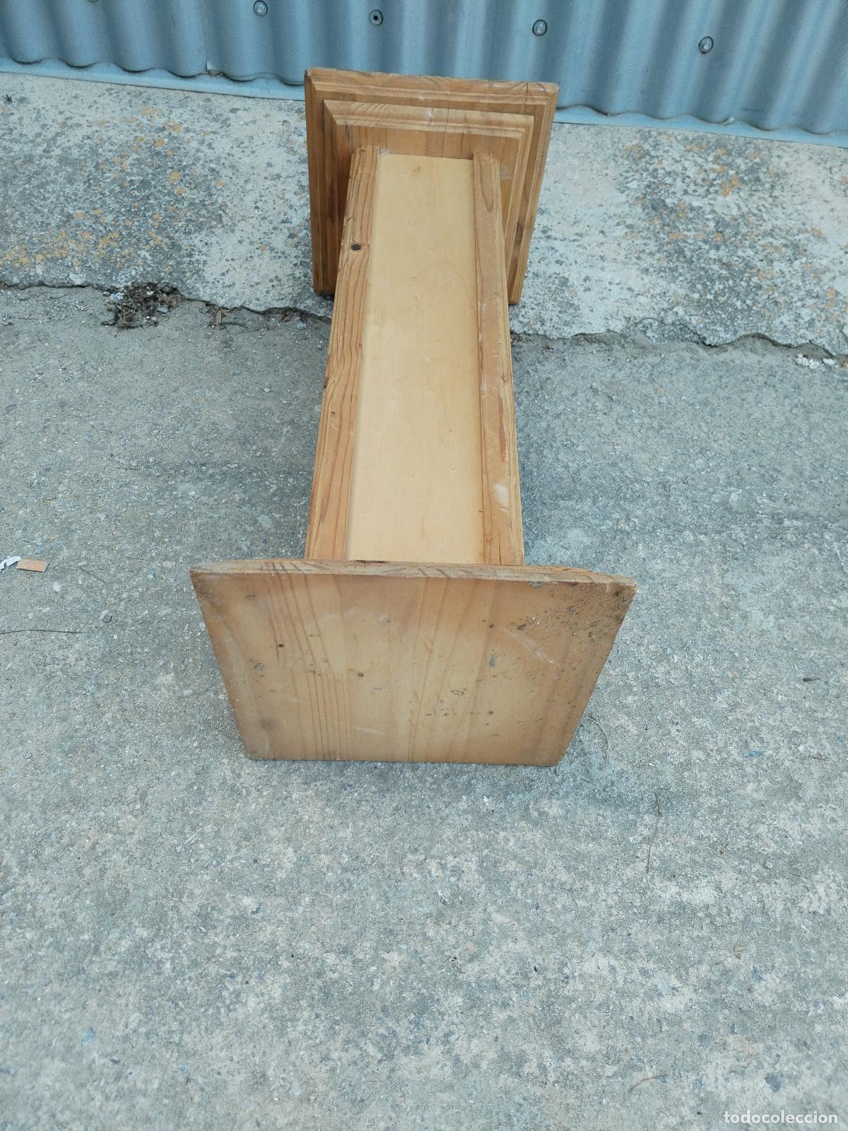 Antig&uuml;edades: mesita, peana de madera - Foto 6
