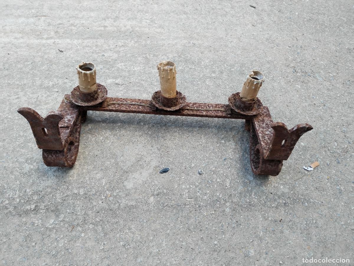 Antig&uuml;edades: antiguo aplique en hierro de forja - Foto 15