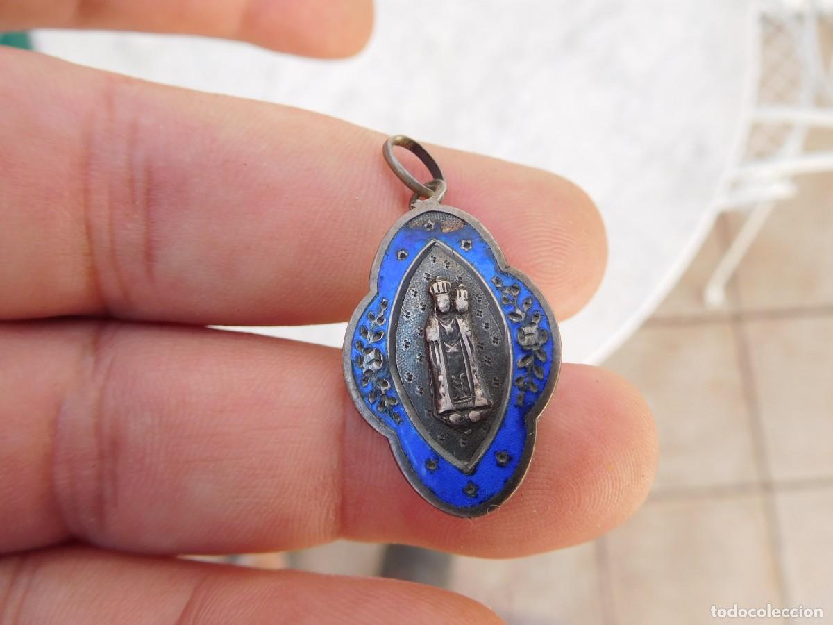 Antig&uuml;edades: Medalla de plata y esmalte Virgen de Fourviere - Foto 1