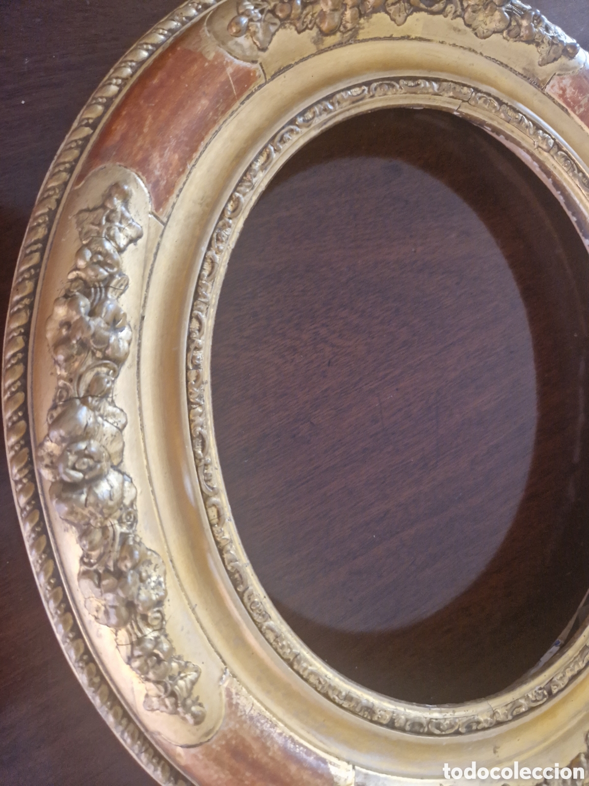 Antig&uuml;edades: Marco ovalado Luis XV de madera y dorado - Foto 2