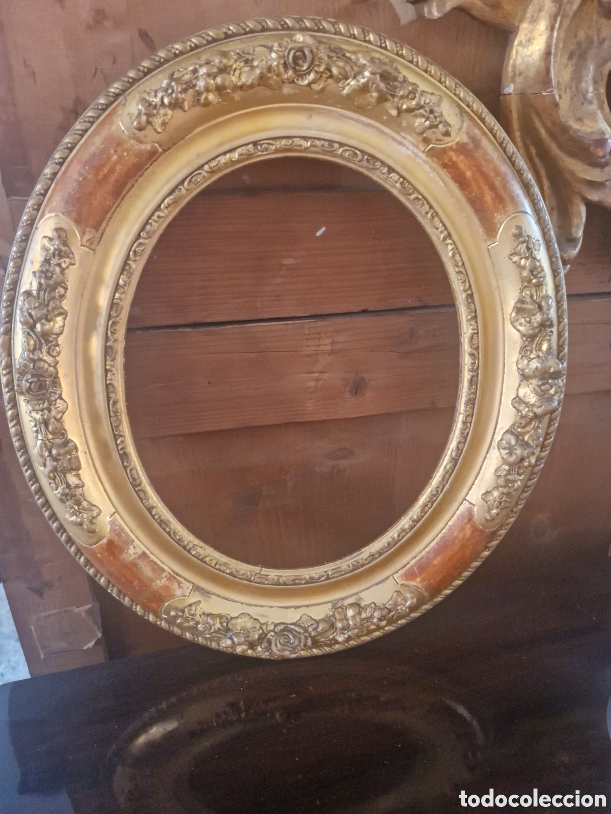 Antig&uuml;edades: Marco ovalado Luis XV de madera y dorado - Foto 9