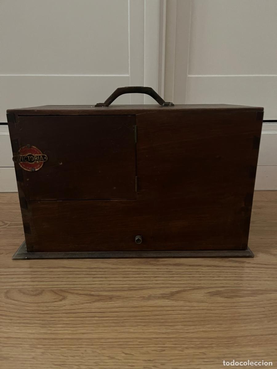 Antig&uuml;edades: M&aacute;quina Tabacalera Victoria - Foto 1