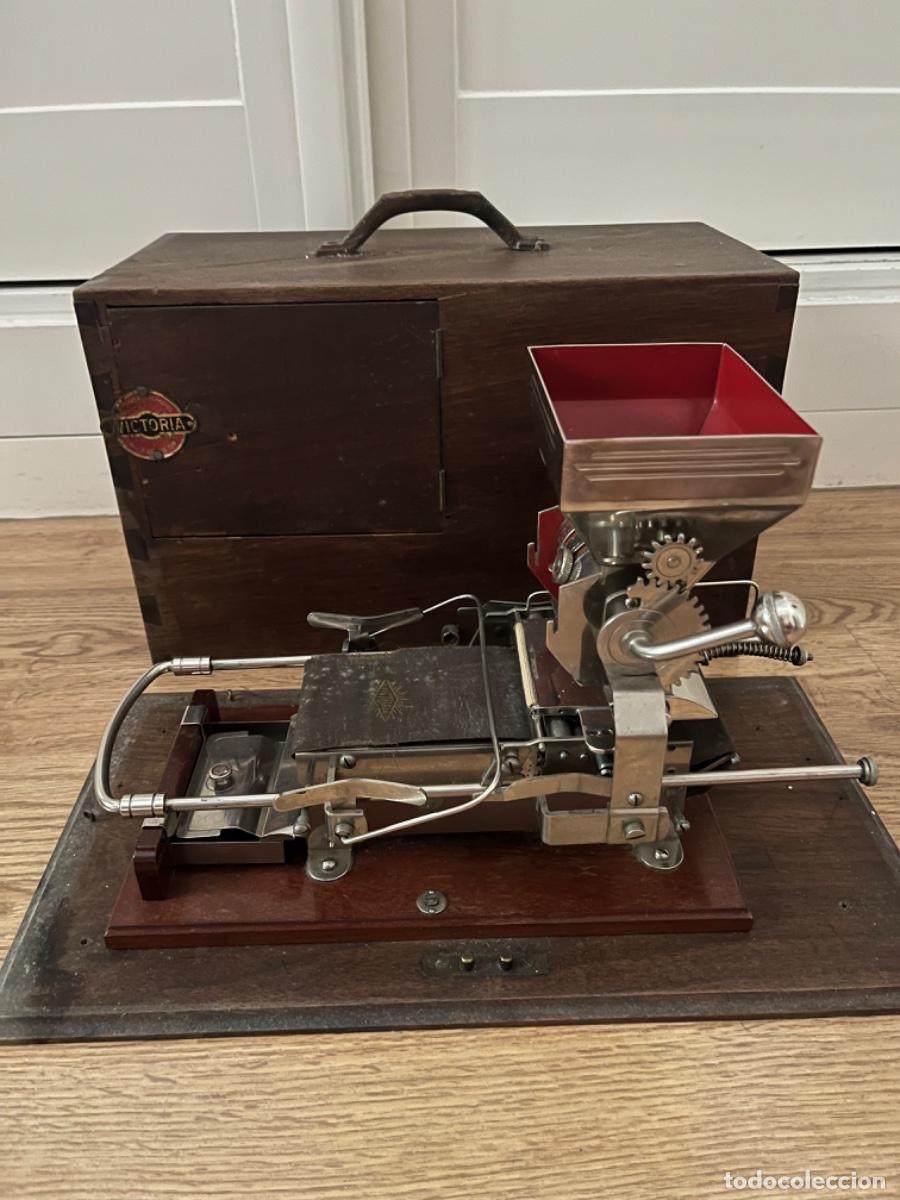 Antig&uuml;edades: M&aacute;quina Tabacalera Victoria - Foto 4