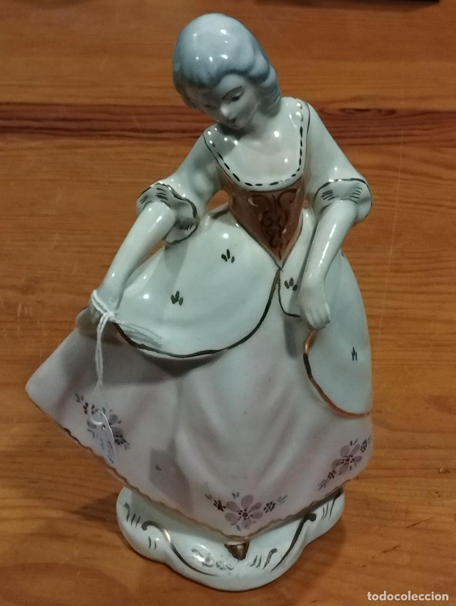 Antiques: FIGURA DE PORCELANA DE CERAMICAS TAMARIT.