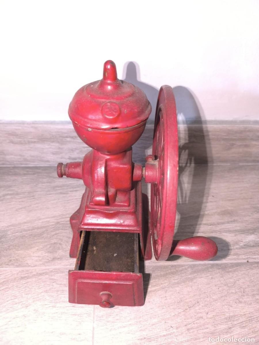 Antig&uuml;edades: Molinillo Rojo de caf&eacute;, marca Lie - Foto 2
