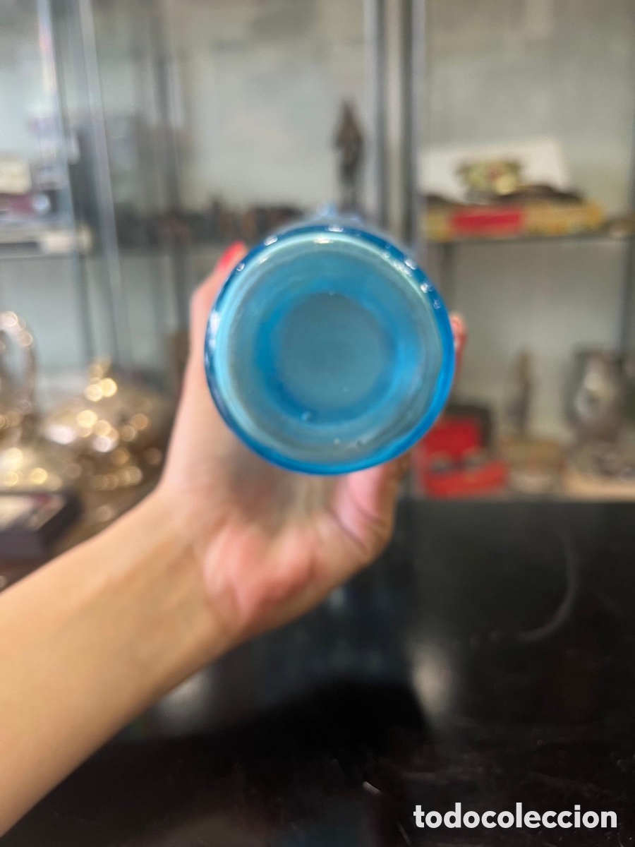 Antig&uuml;edades: Bonito florero cristal azul - Foto 5