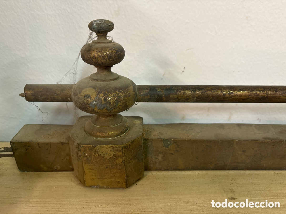 Antig&uuml;edades: Remate de bronce para fuego - Foto 2