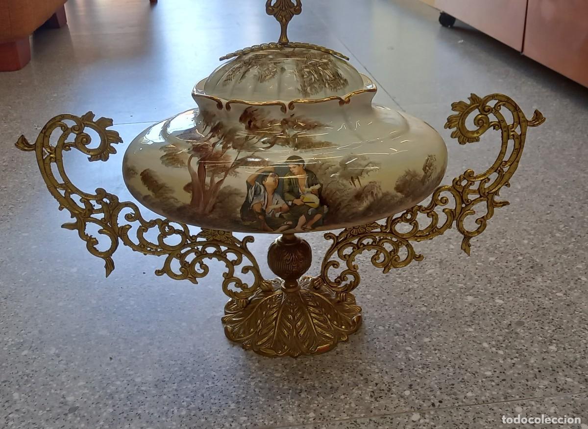 Antig&uuml;edades: Antigua sopera, centro de mesa pintada a mano - Foto 2