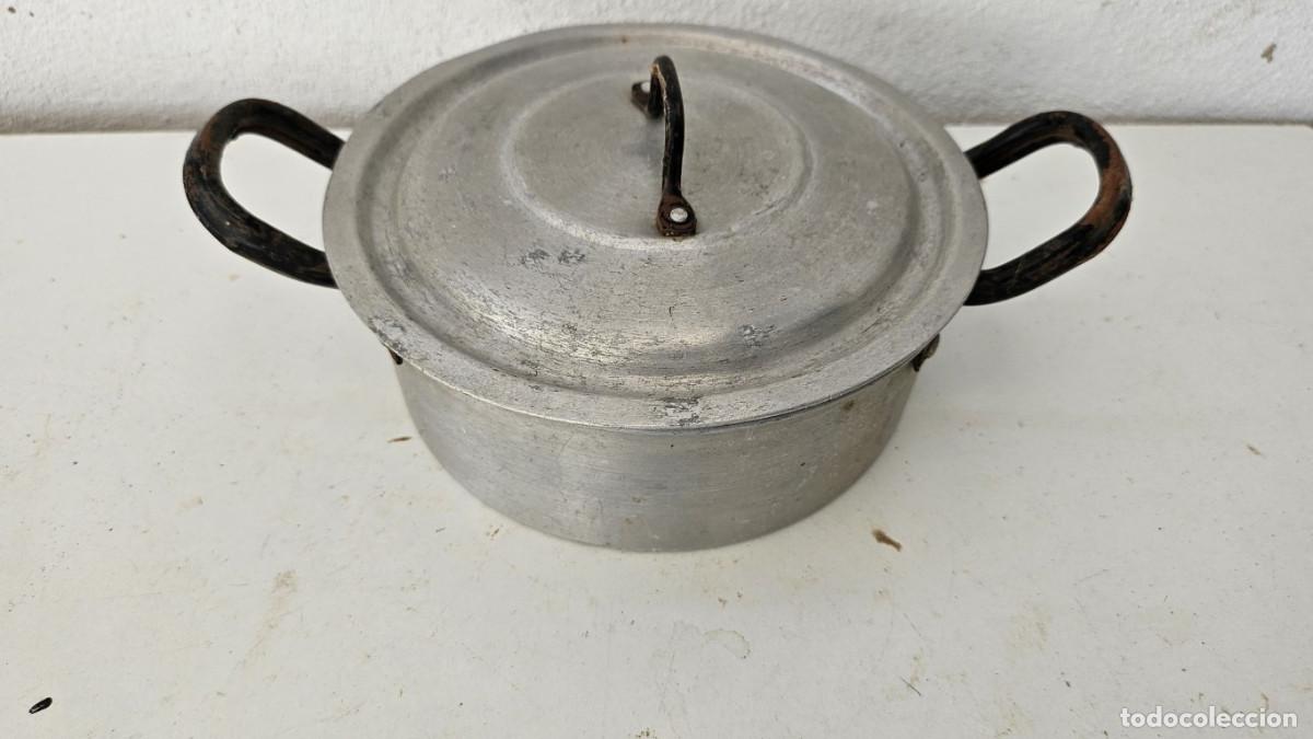 Antig&uuml;edades: cazuela de aluminio antigua - Foto 1