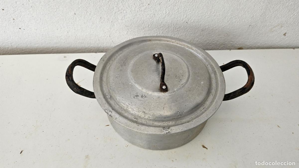 Antig&uuml;edades: cazuela de aluminio antigua - Foto 2