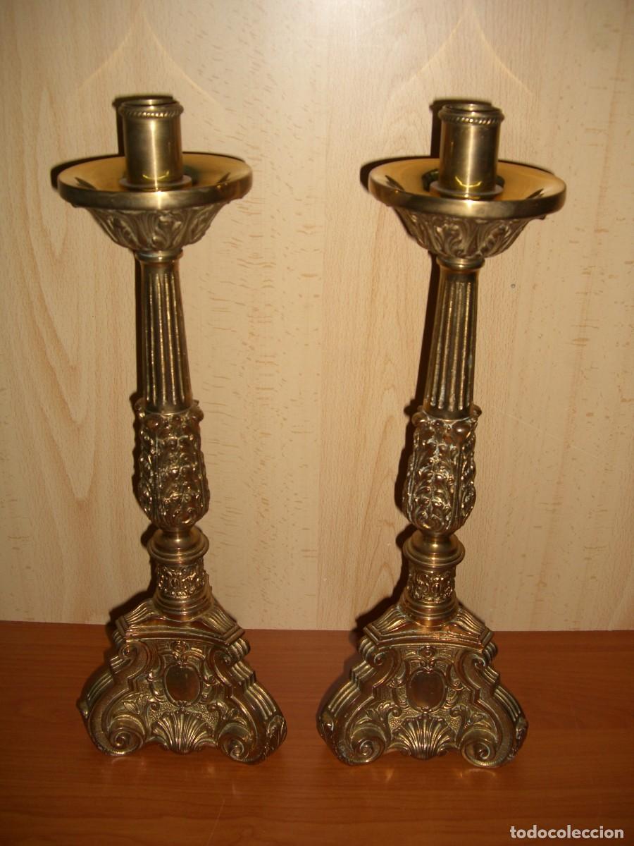 Antig&uuml;edades: CANDELEROS LIT&Uacute;RGICOS DE ALTAR EN BRONCE - Foto 2