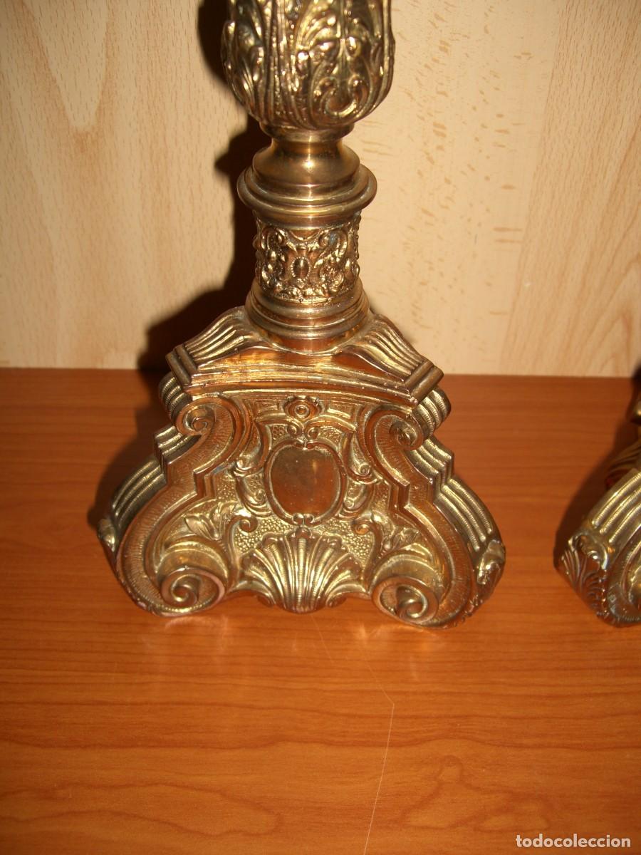Antig&uuml;edades: CANDELEROS LIT&Uacute;RGICOS DE ALTAR EN BRONCE - Foto 4