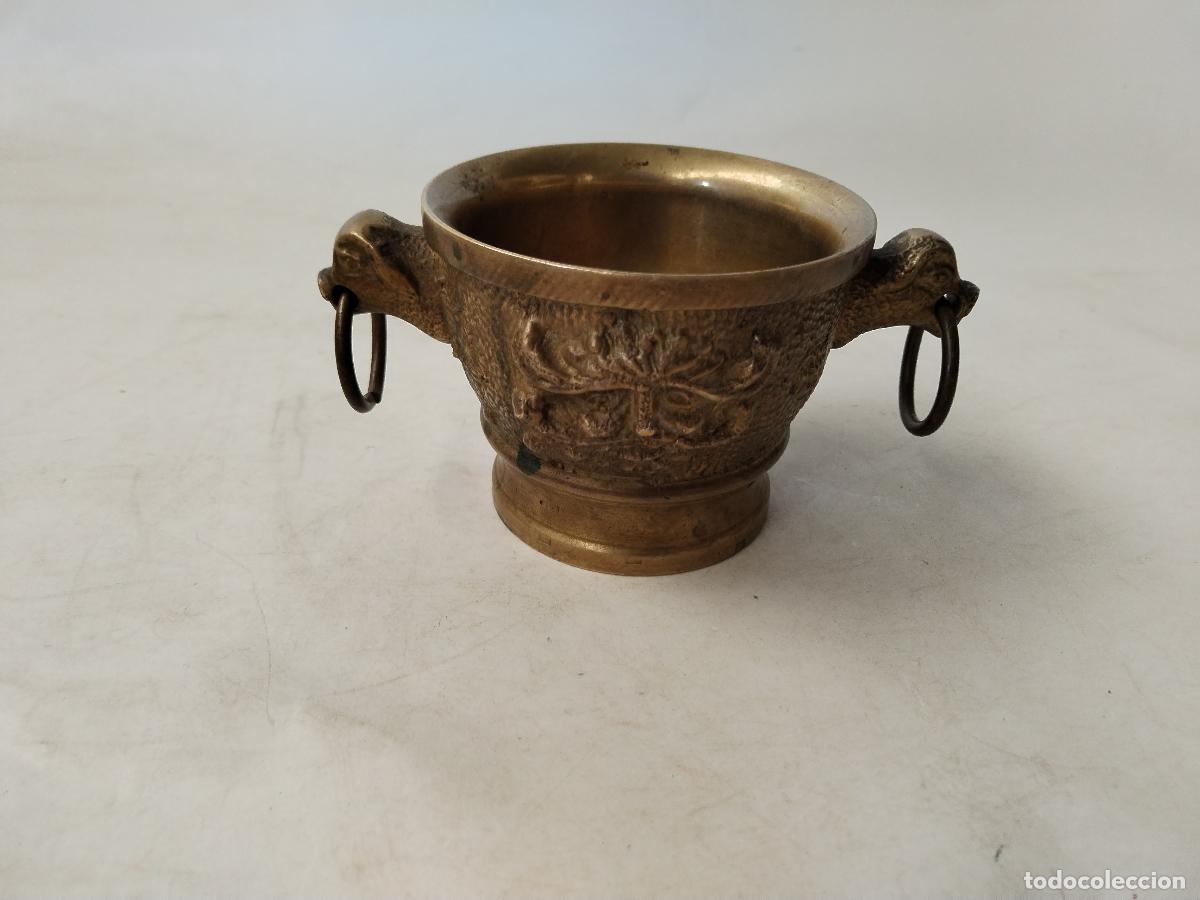 Antig&uuml;edades: almirez de bronce con dragones - Foto 3