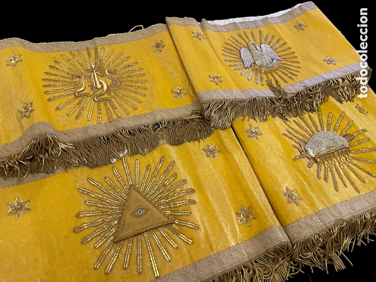 Antig&uuml;edades: Conjunto de bambalinas de oro - Foto 7