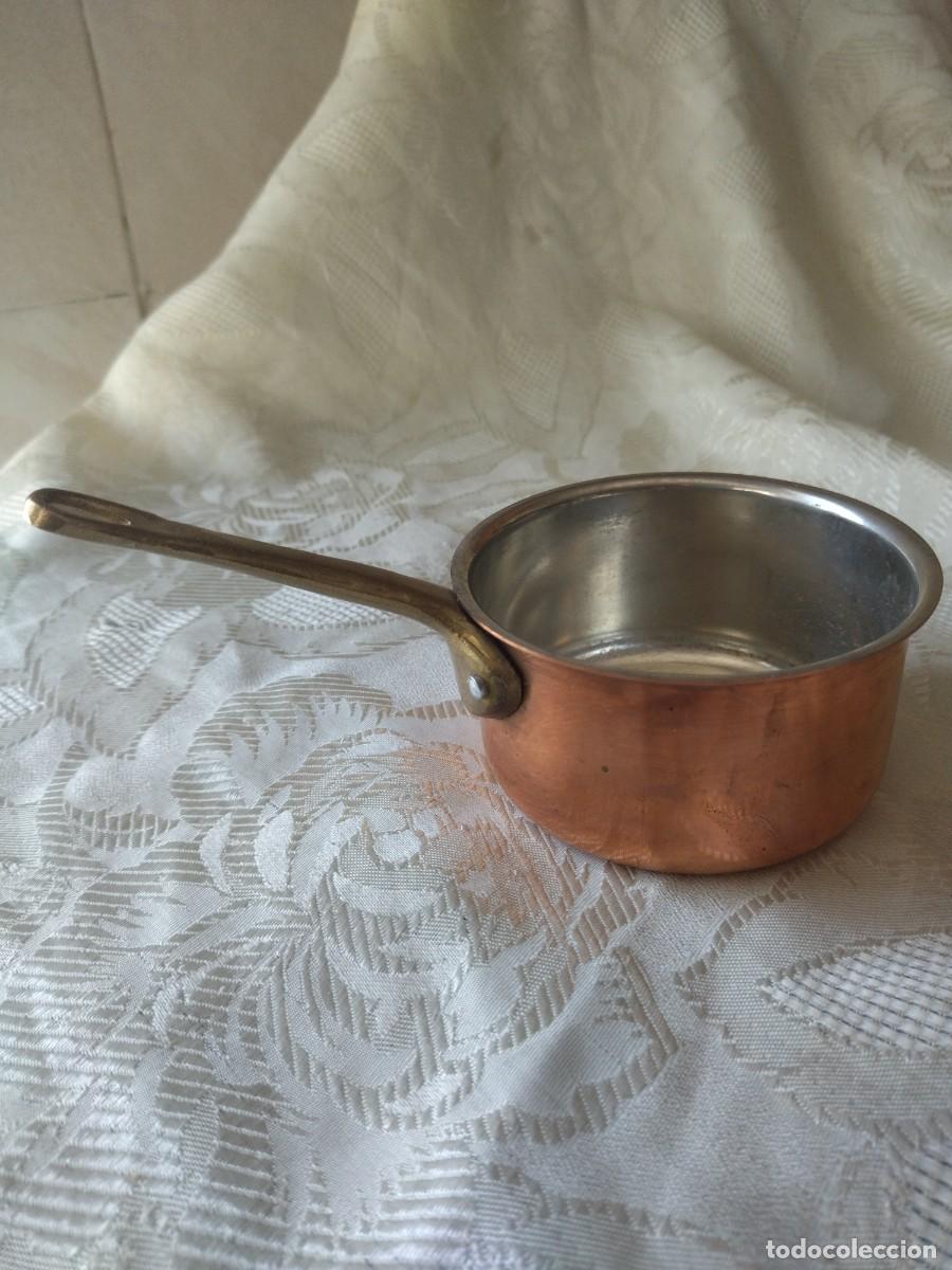 Antig&uuml;edades: Peque&ntilde;o cazo con mango de cobre y bronce. - Foto 5