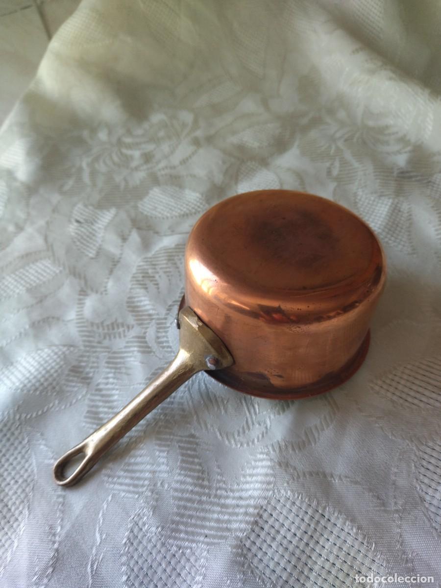 Antig&uuml;edades: Peque&ntilde;o cazo con mango de cobre y bronce. - Foto 6