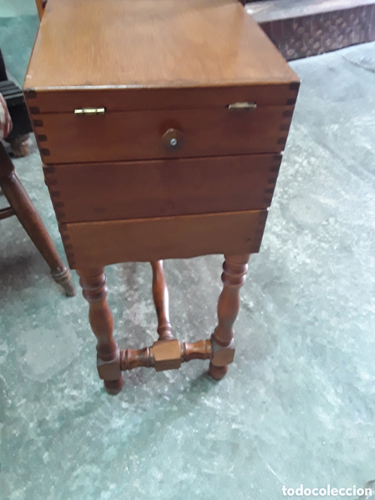 Antig&uuml;edades: Costurero de acorde&oacute;n en madera de haya - Foto 3