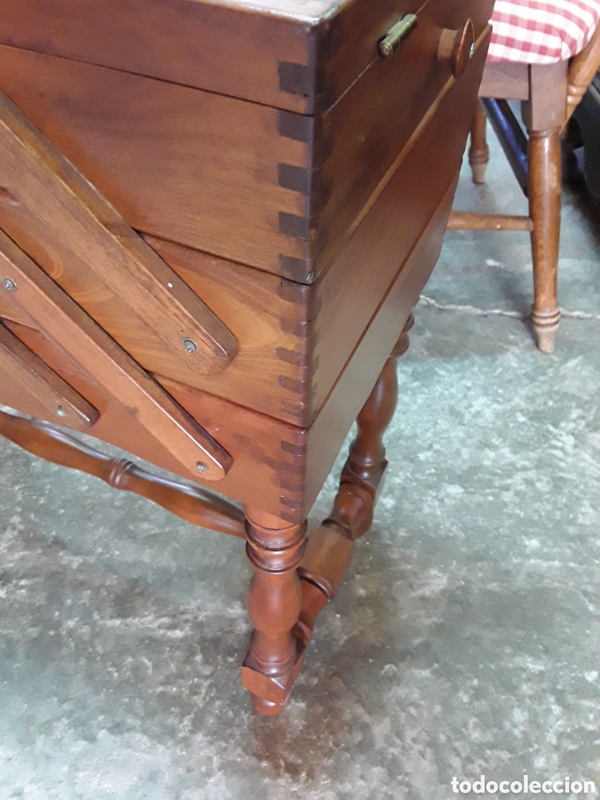 Antig&uuml;edades: Costurero de acorde&oacute;n en madera de haya - Foto 11